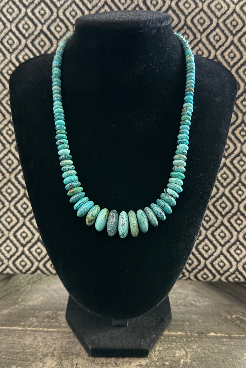 Graduated Hubei Turquoise Necklace